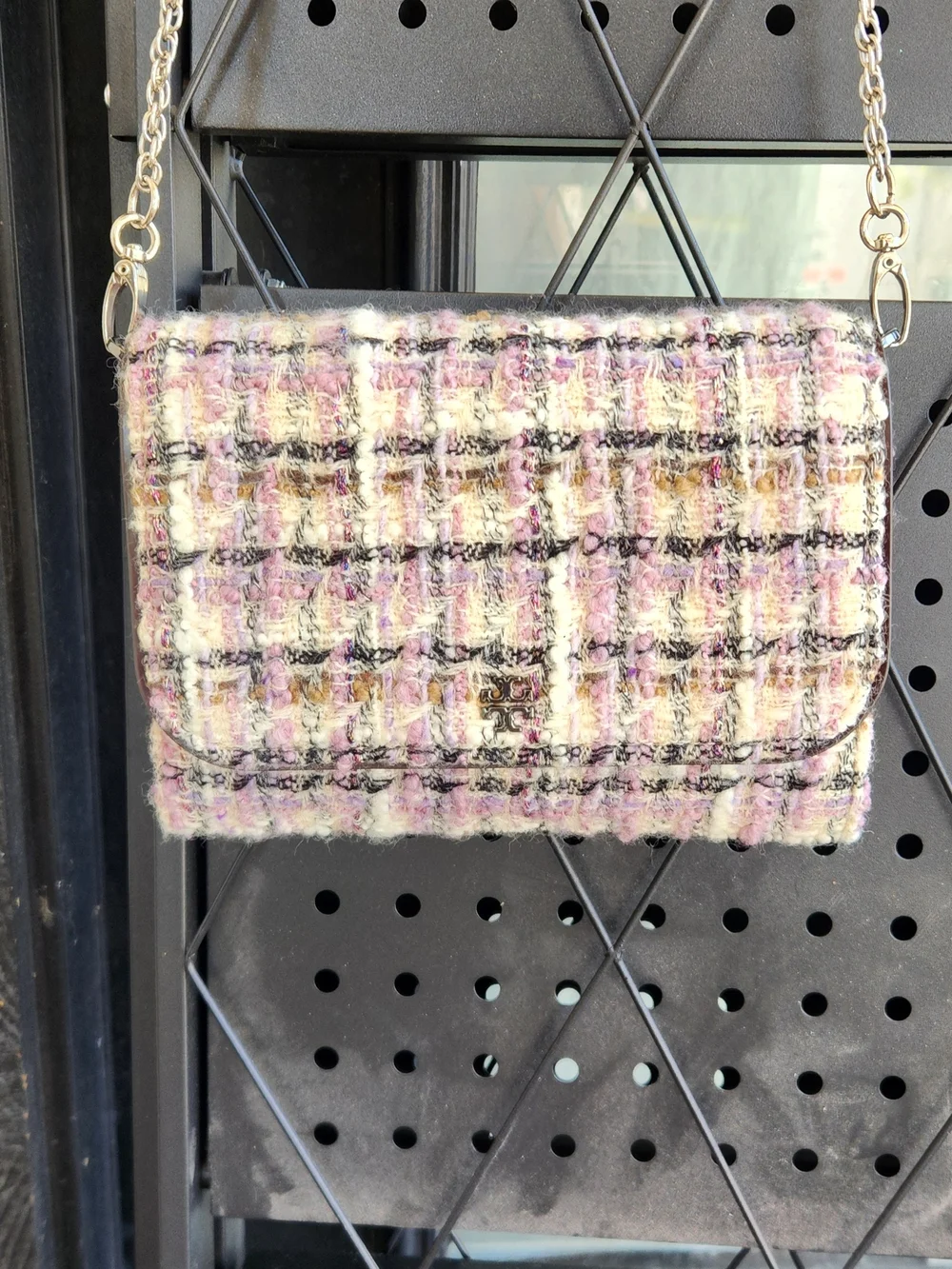 This item is a Tory Burch Emerson tweed chain wallet. - Picture 9 of 10